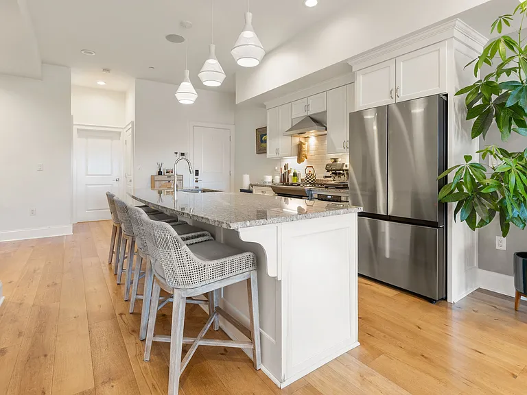 380 Bunker Hill St #210 — Photo 6