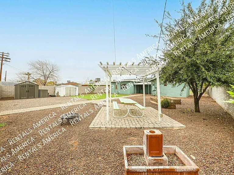 1723 W Indianola Ave — Photo 32
