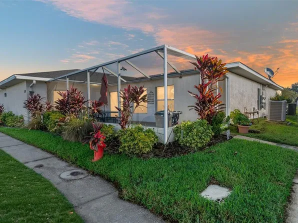 918 Willow Dr, Leesburg, FL 34748