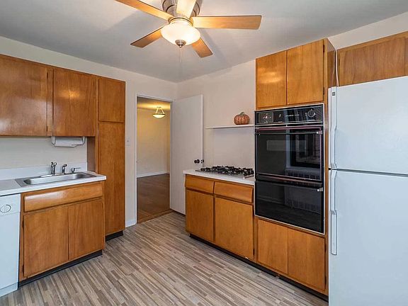 4th image of 209-39 23rd Ave APT 1D