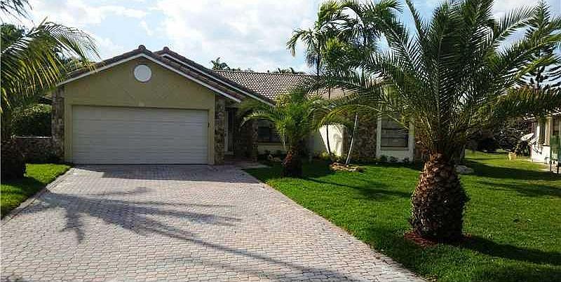 1st image of 241 NW 107th Way