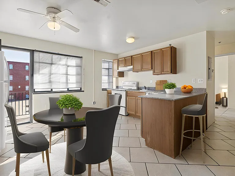Collins Terrace Apartments — Photo 2