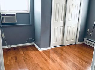 214 N 13th St #3R, Philadelphia, PA 19107