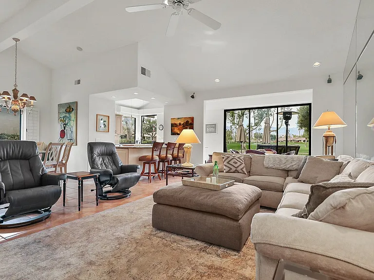 39 Blue River Dr — Photo 6