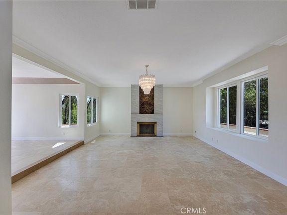 5th image of 9821 Sunrise Ln