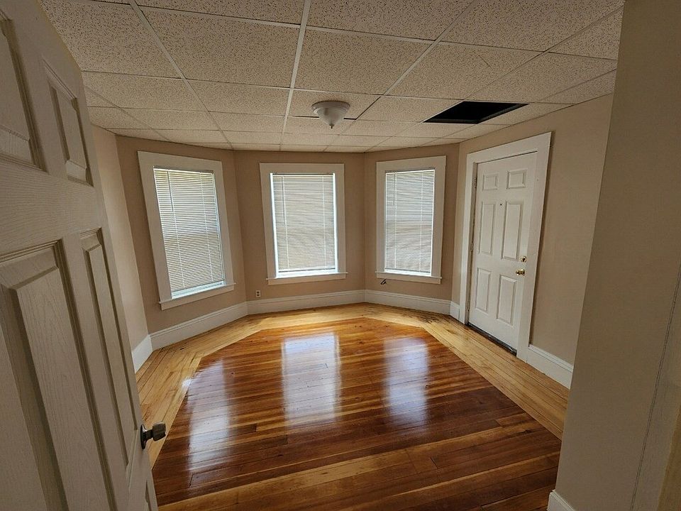 2nd image of 11 Monarch St #2