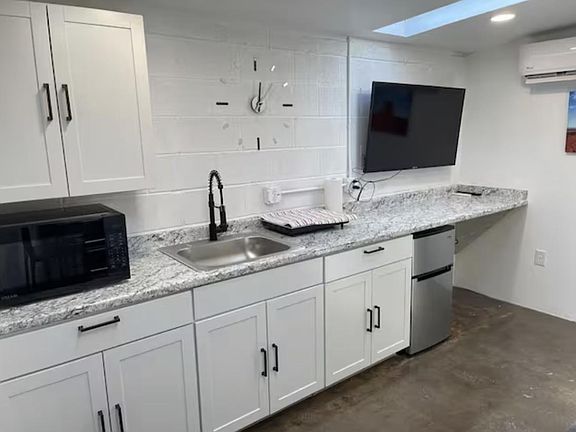 3rd image of 3429 E Earll Dr #5