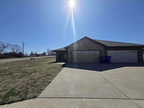 2nd image of 410 Michaels Ct