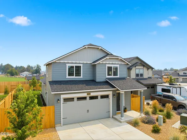 3774 NW 7th Ln, Redmond, OR 97756