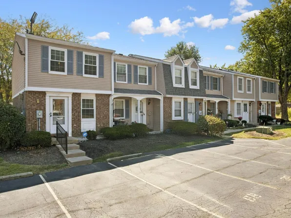 28 Hunters Ct, Amelia, OH 45102