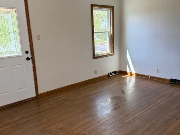 7349 Howard Ave, Hammond, IN 46324