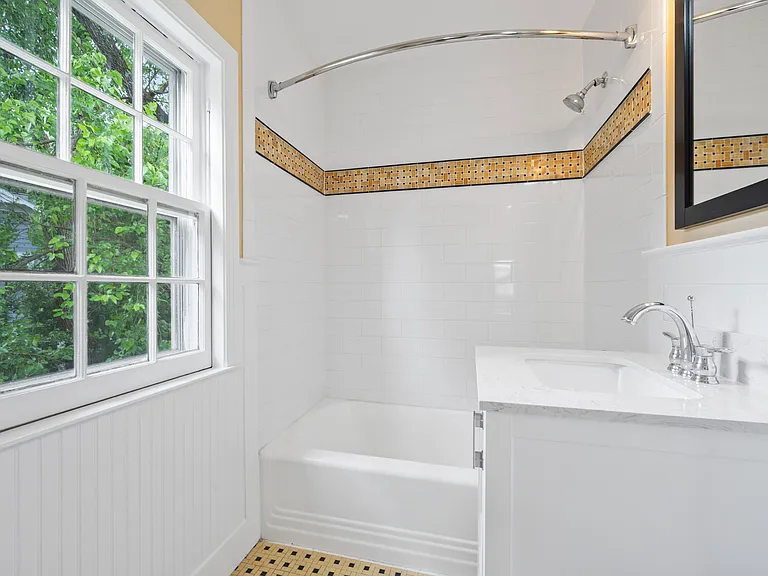5122 Fairglen Ln — Photo 17