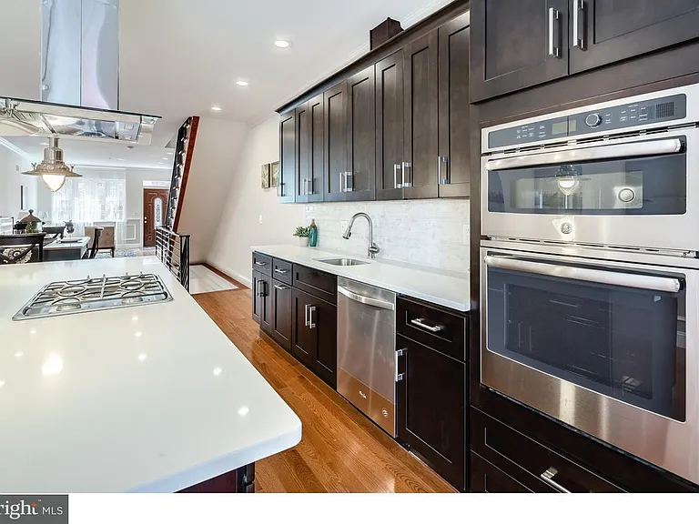 1537 Dickinson St — Photo 5