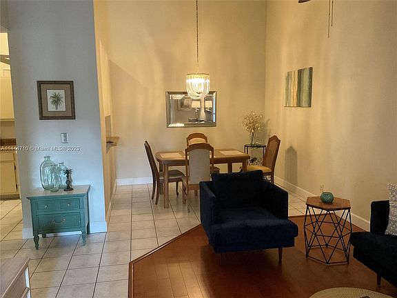 3rd image of 6468 Chasewood Dr APT E