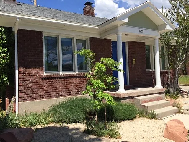1261 E Colonial Pl