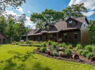 S3646 N Bent Tree Dr, Baraboo, WI 53913