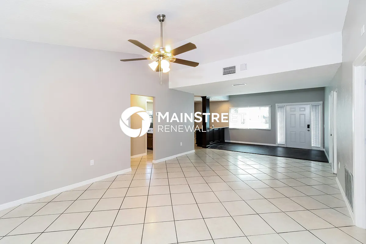 Living Room - 4036 Waikiki Dr