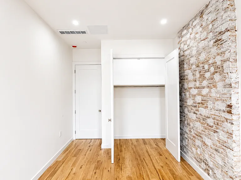 384 Chauncey St #3F — Photo 10