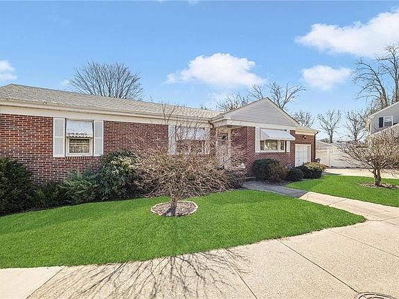 2nd image of 169 Gentian Ave