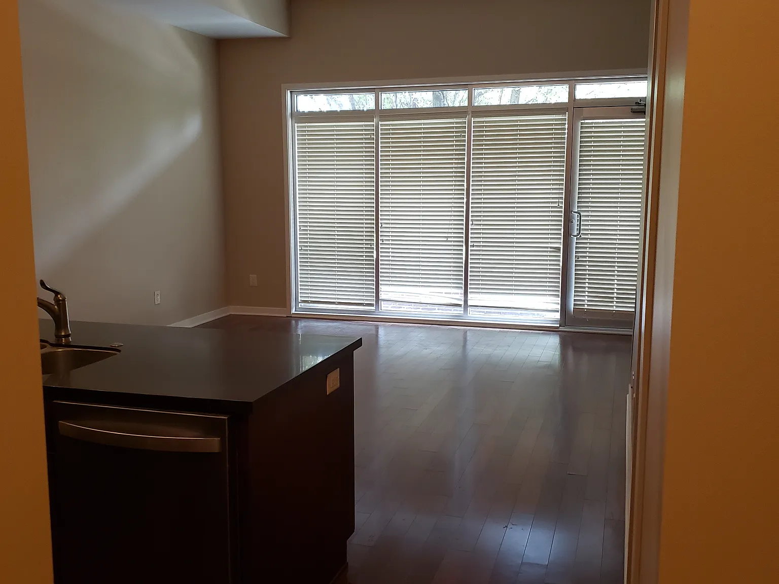 2 bed, 2.5 bath, 1474 sqft, $2,300 — Photo 3