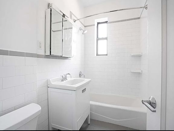 4th image of 840 W End Ave APT 4D