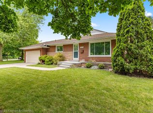 10018 Manor Ave, Allen Park, MI 48101