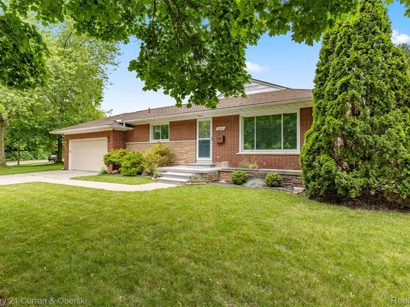 10018 Manor Ave, Allen Park, MI 48101
