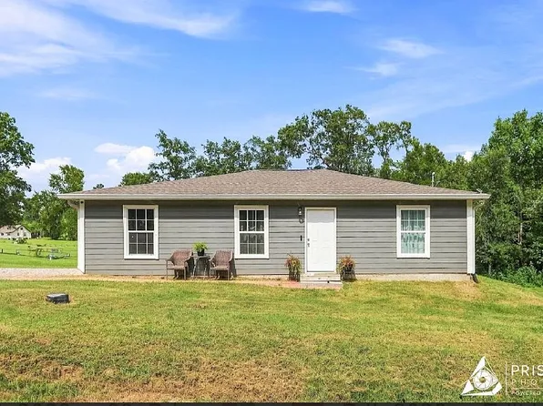 212 Claudes Rd #C, Colfax, LA 71417