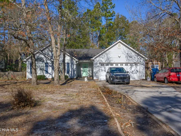 1752 Chadwick Shores Drive, Sneads Ferry, NC 28460