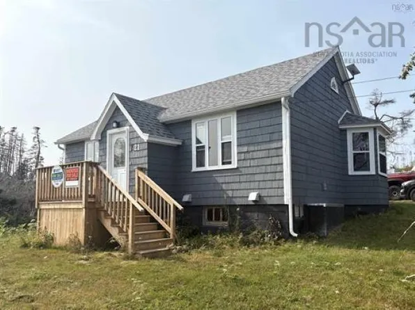 21 Marconi St, Louisbourg, NS B1C 1K2