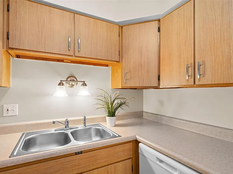 7362 Manor Cir #203 — Photo 7