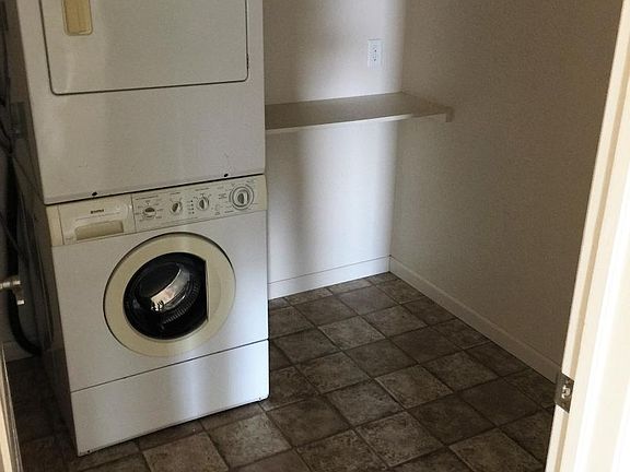 5th image of 2931 Paula Ln