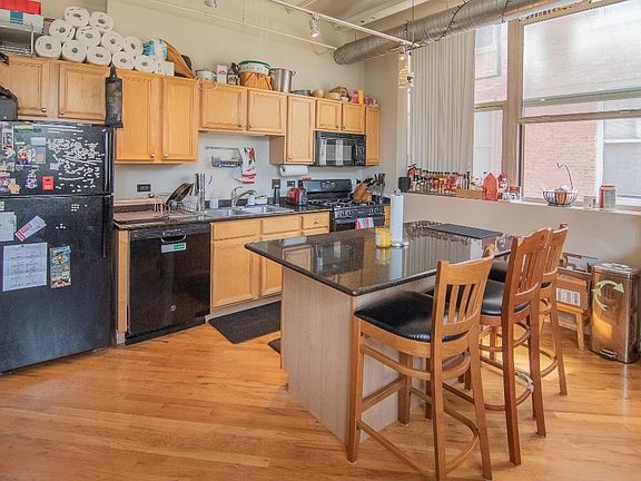 3rd image of 500 S Clinton St APT 410
