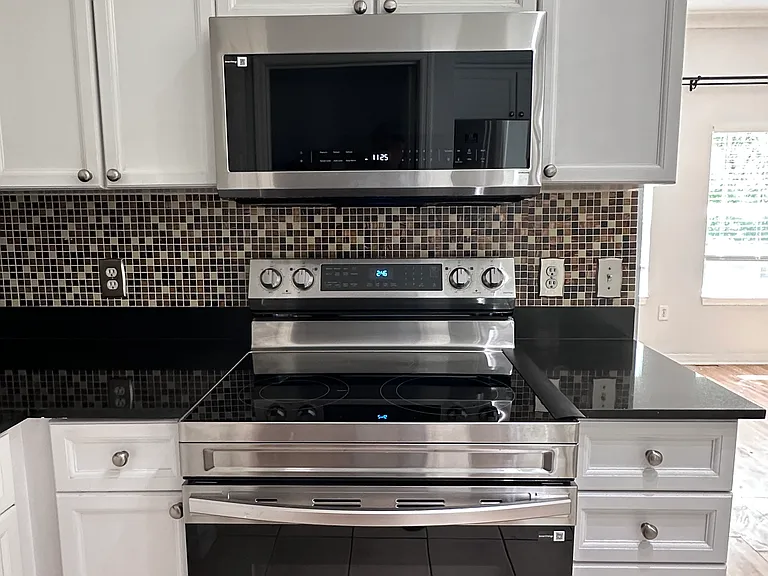 New Microwave & Cooktop with Oven