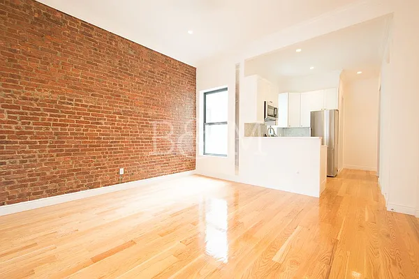 Rented by Brick&Mortar | media 44