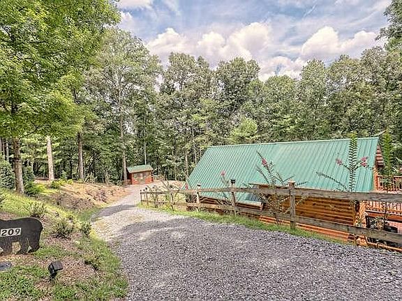 2nd image of 209 Laurelwood Cir