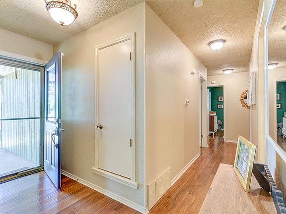 4th image of 8806 Geneva Dr