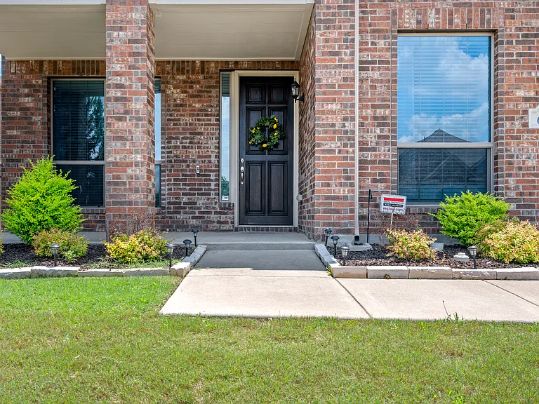 622 Newchester Dr — Photo 3