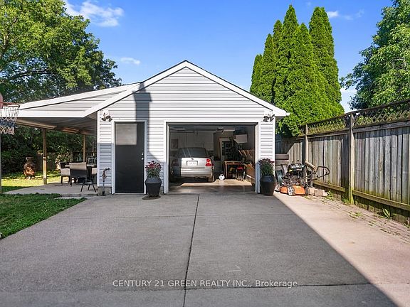 2nd image of 506 Niagara St