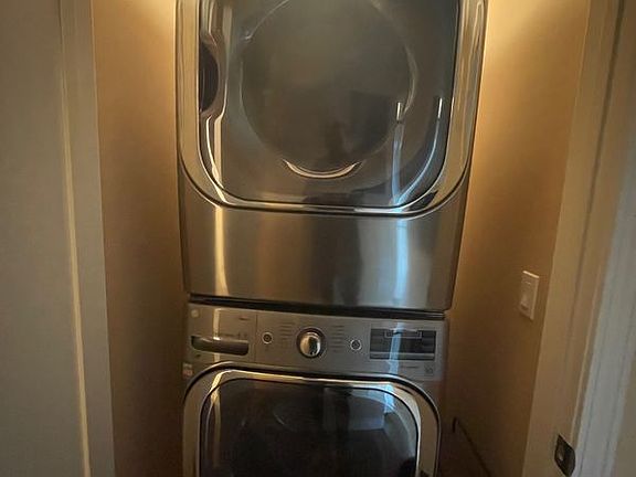 5th image of 88 N Roosevelt Ave Unit 18