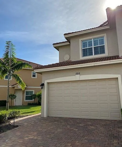 566 SW Glen Crest Way — Photo 22