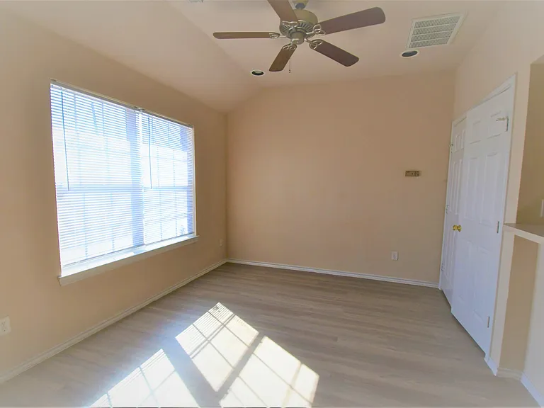 1302 Maple St #3002 — Photo 7