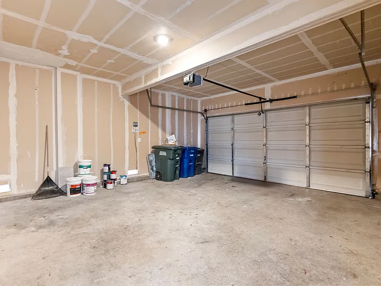 527 Scudero Cir — Photo 29