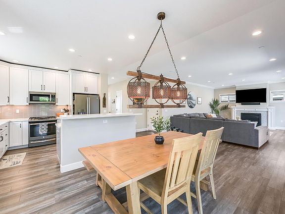 3rd image of 1325 Dogwood Drive