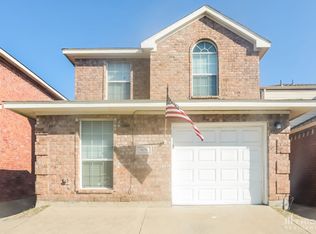 909 Fairbanks Cir, Duncanville, TX 75137