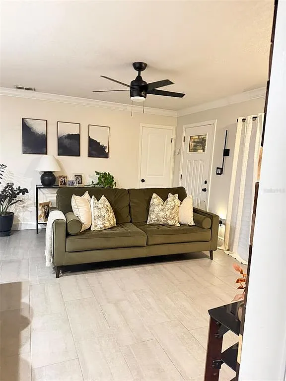 3 bed, 2.0 bath, 992 sqft, $2,000 — Photo 4