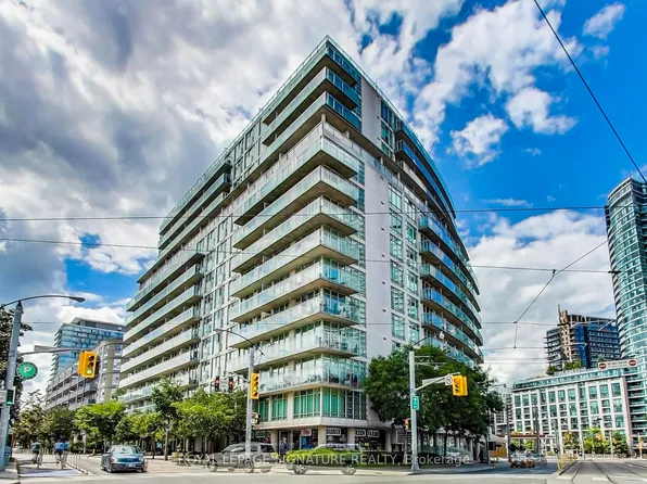 650 Queens Quay W #1807, Toronto, ON M5V 3N2