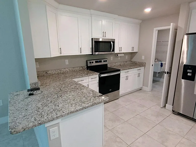 6311 Astoria Ave — Photo 10