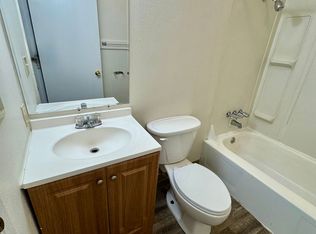 1113 N 4th St APT F, Yakima, WA 98901
