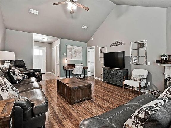 5th image of 680 Olivia Ln